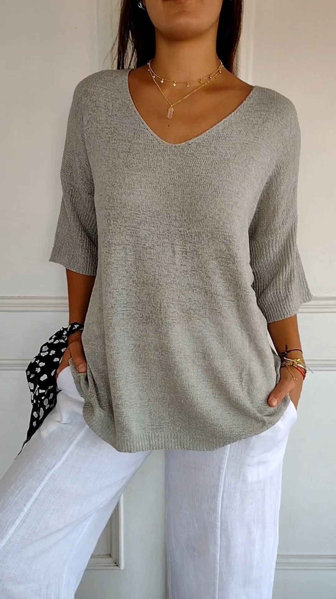 Kit 3 Blusas Luna® em Malha Leve – Decote V Elegante