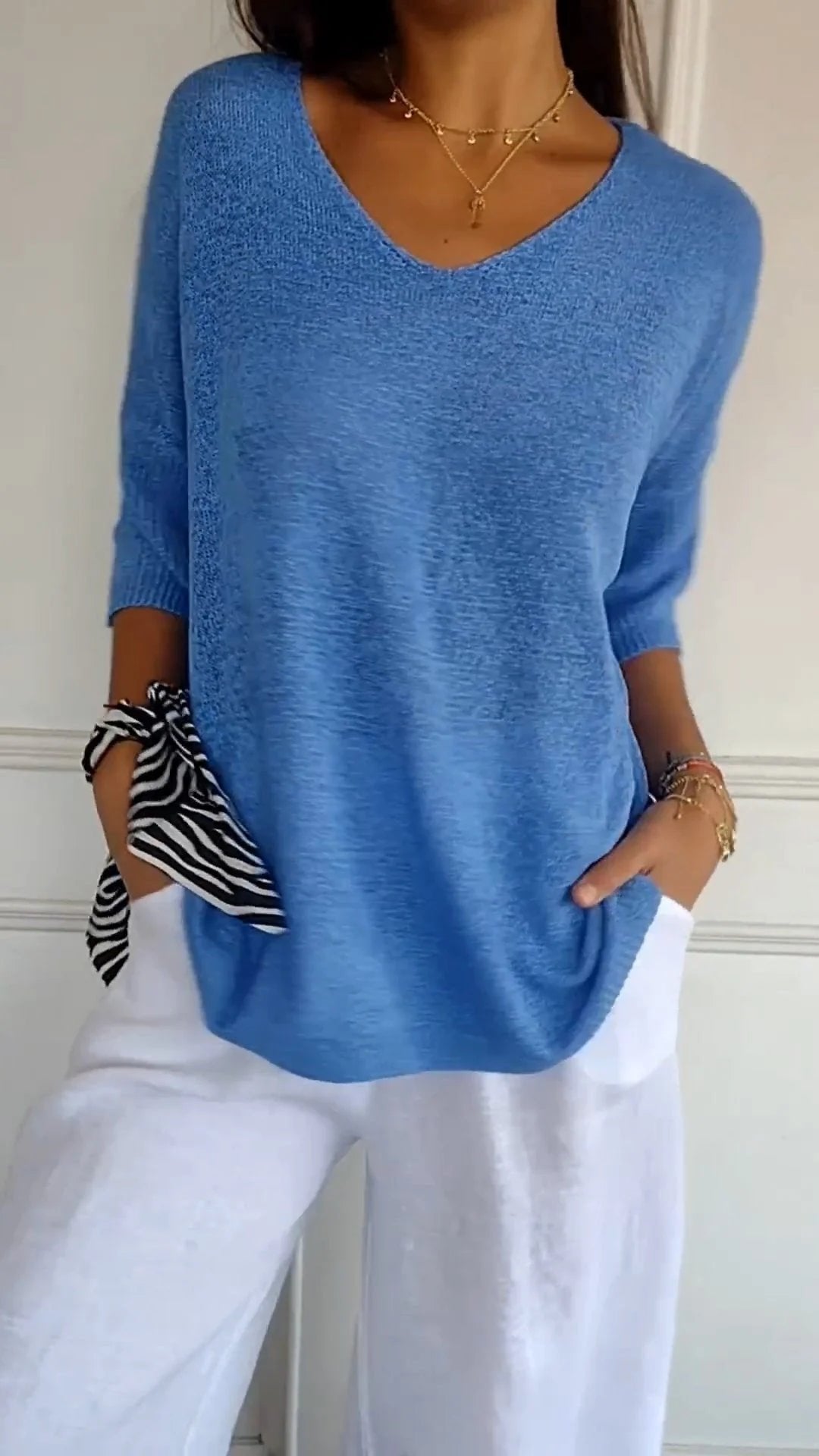 Kit 3 Blusas Luna® em Malha Leve – Decote V Elegante